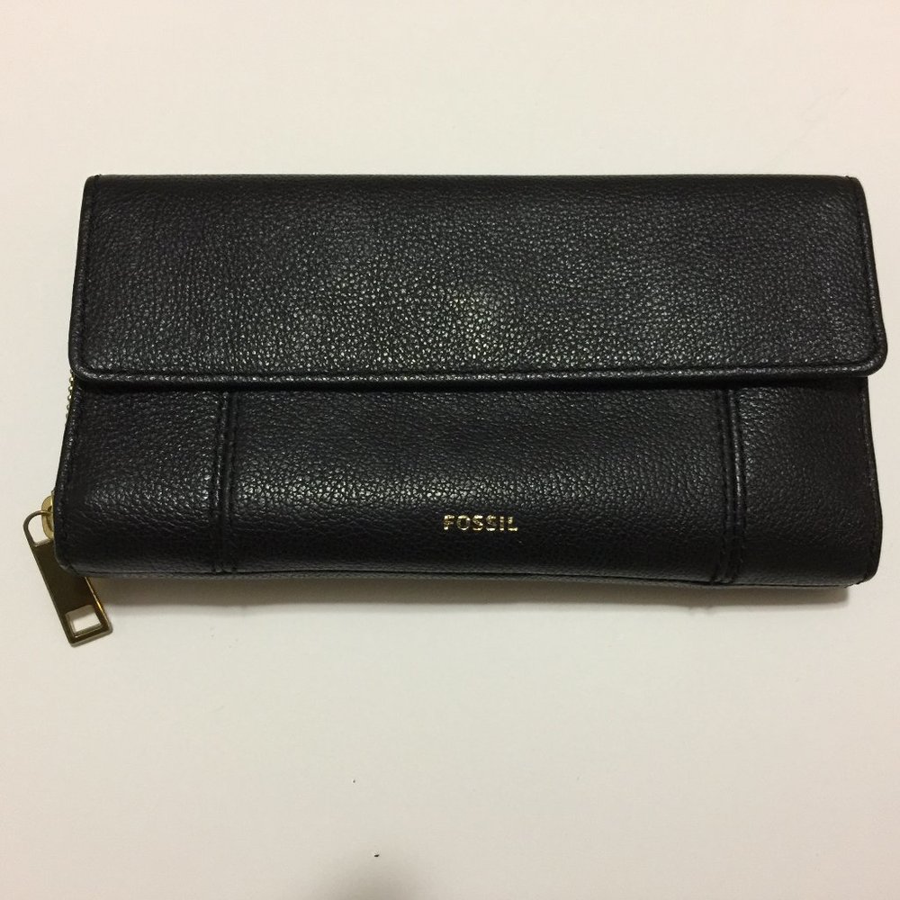 FOSSIL LEATHER CLUTCH/WALLET-NWOT